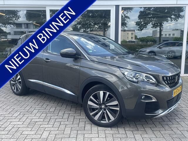 Grijs Gebruikt 2020 Peugeot 3008 Premium SUV | € 15.950 (Eerlijke prijs) - Afbeelding 1/4