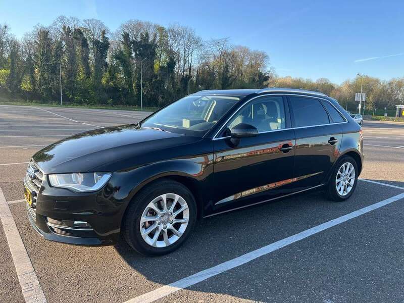 Gebruikt 2014 Audi A3 Ambiente Sedan | € 9.000 (Goede deal) - Afbeelding 1/4