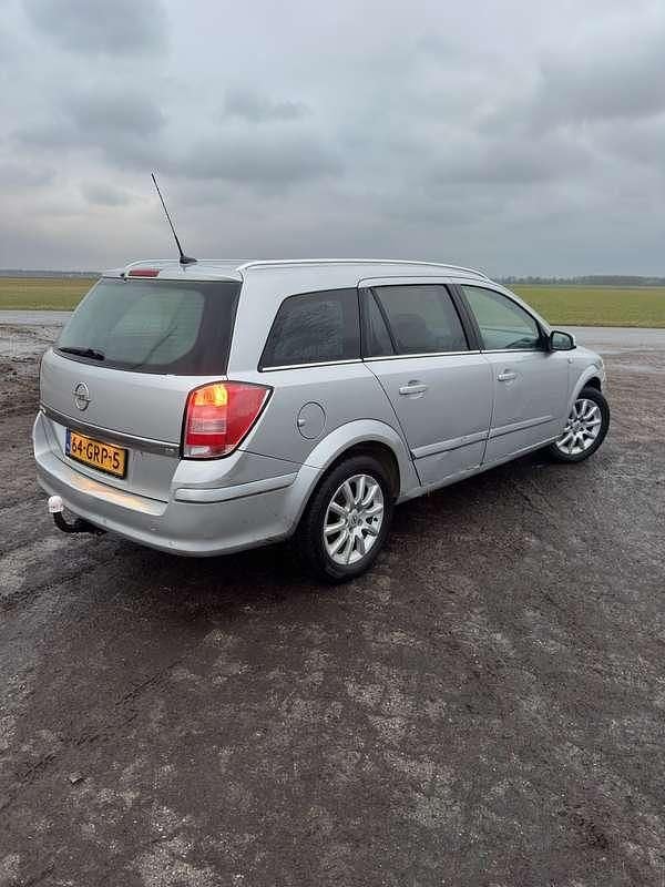 Occasion Opel Astra Cosmo 116 PK (85 kW) 2008 Grijs Stationwagen