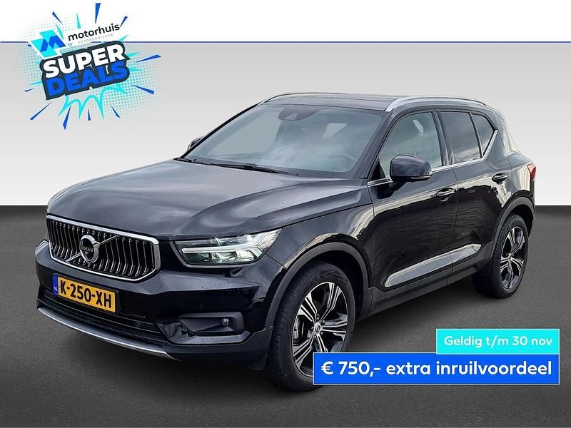 Zwart Gebruikt 2021 Volvo XC40 Inscription SUV | € 32.995 (Eerlijke prijs) - Afbeelding 1/4