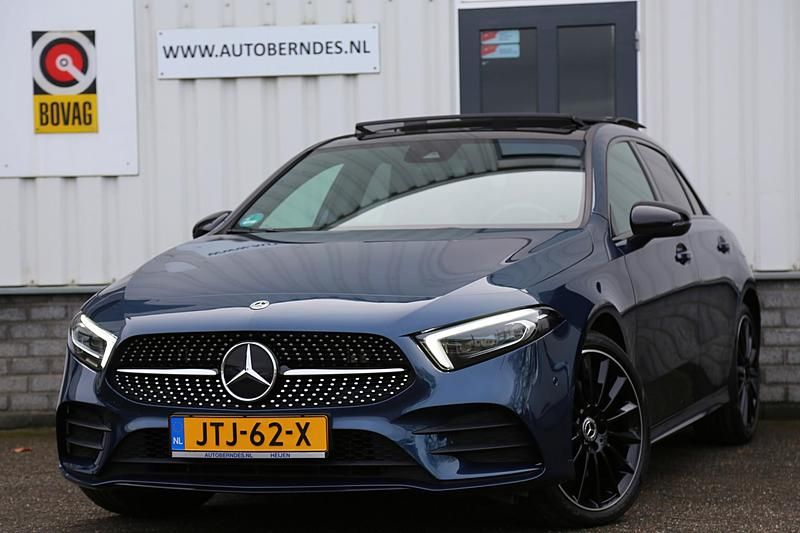 Occasion Mercedes A250 AMG line 218 PK (160 kW) 2022 Blauw Hatchback