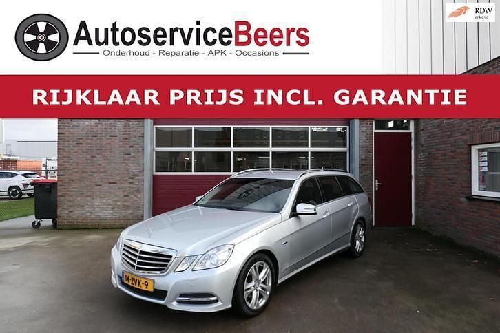 Grijs Gebruikt 2012 Mercedes E200 Avantgarde Stationwagen | € 15.750 (Eerlijke prijs) - Afbeelding 1/4