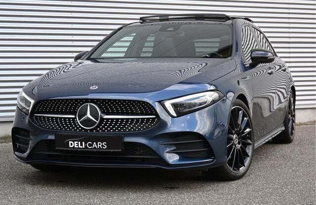 Blauw Gebruikt 2022 Mercedes A180 AMG line Hatchback | € 32.950 (Eerlijke prijs) - Afbeelding 1/4