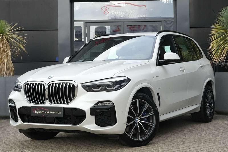 Wit, metallic lak Gebruikt 2020 BMW X5 Executive SUV | € 57.950 - Afbeelding 1/4