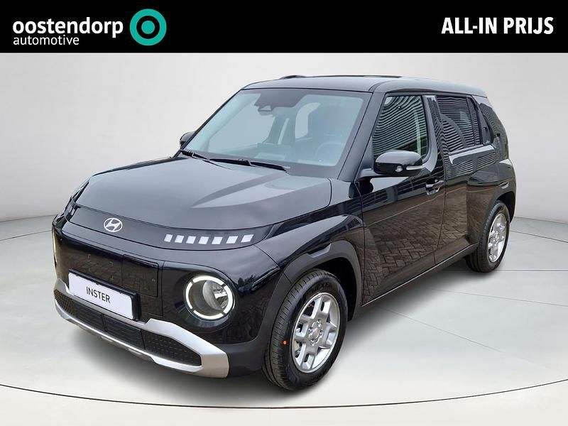 Zwart Nieuw 2025 Hyundai Inster Hatchback | € 24.440 (Goede deal) - Afbeelding 1/4