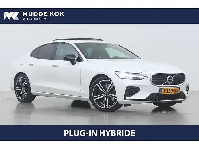 Wit Gebruikt 2020 Volvo S60 R-Design Sedan | € 27.400 (Goede deal) - Afbeelding 1/4