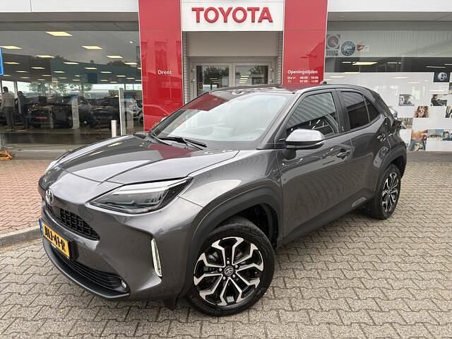 Grijs Gebruikt 2021 Toyota Yaris MPV | € 26.400 (Eerlijke prijs) - Afbeelding 1/4
