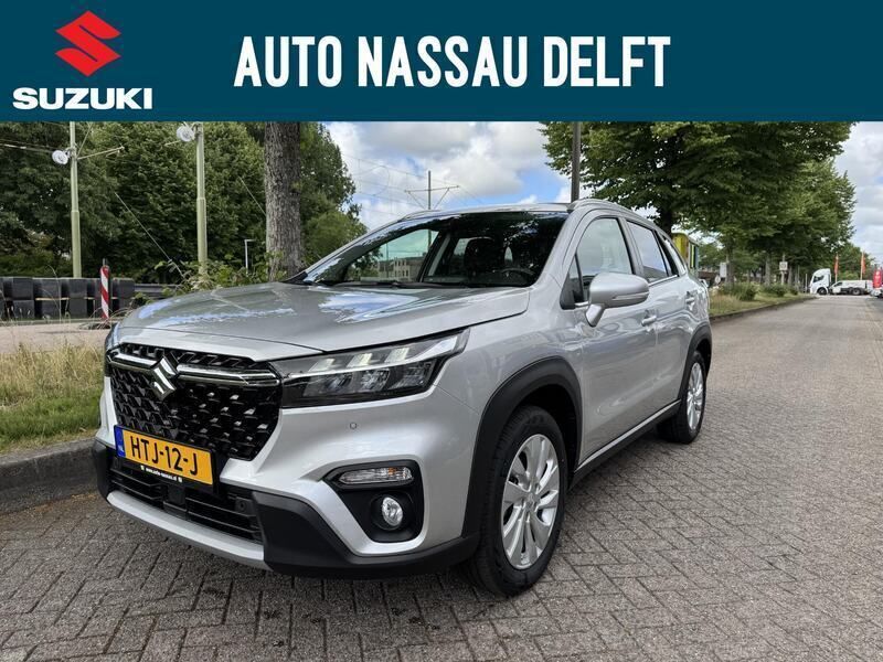 Grijs Gebruikt 2024 Suzuki SX4 S-Cross SUV | € 26.650 (Eerlijke prijs) - Afbeelding 1/4