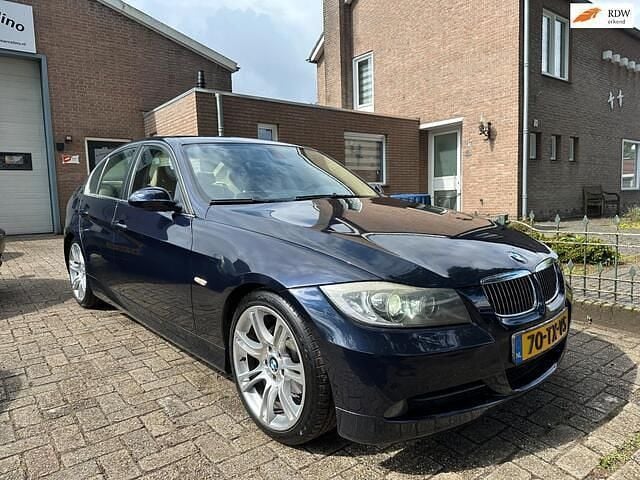 Blauw Gebruikt 2007 BMW 325 Executive Sedan | € 5.000 (Goede deal) - Afbeelding 1/4
