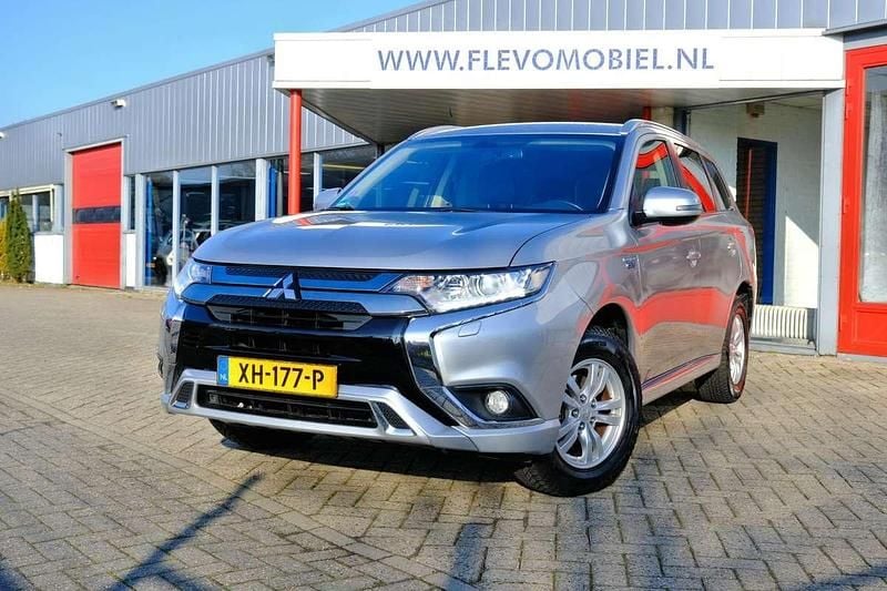 Occasion Mitsubishi Outlander P-HEV 135 PK (99 kW) 2019 Grijs SUV