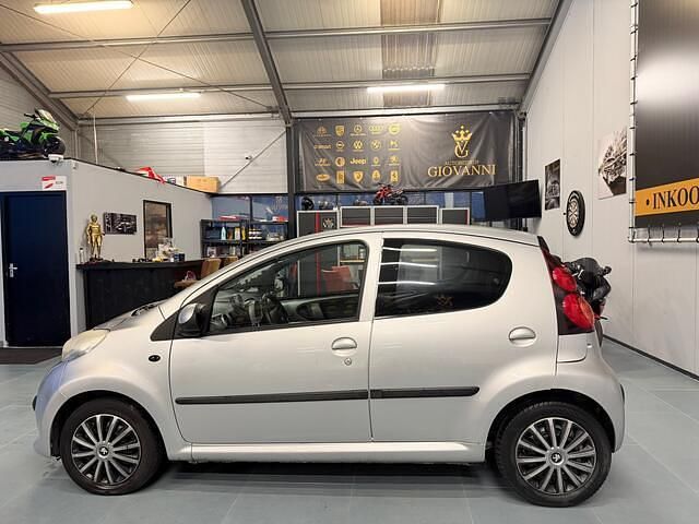 Occasion Peugeot 107 68 PK (50 kW) 2006 Grijs Hatchback