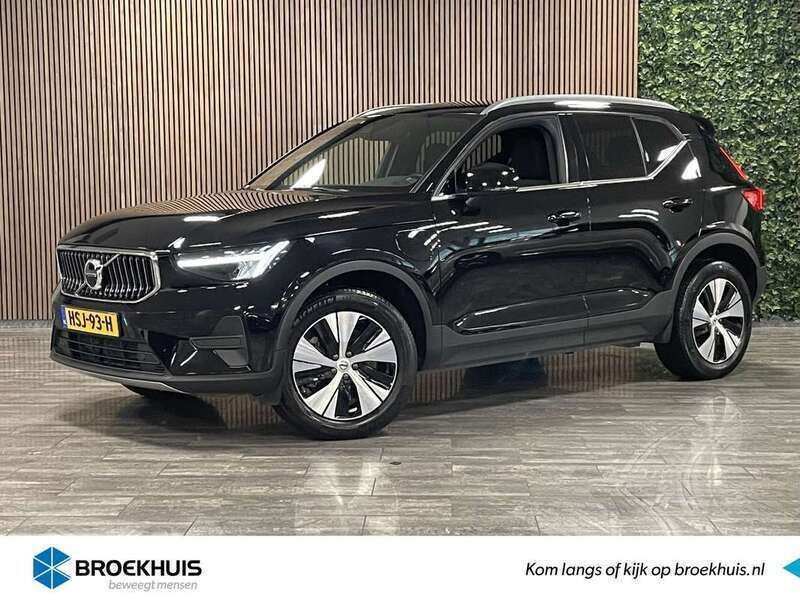 Zwart Gebruikt 2022 Volvo XC40 Core SUV | € 36.500 (Eerlijke prijs) - Afbeelding 1/4