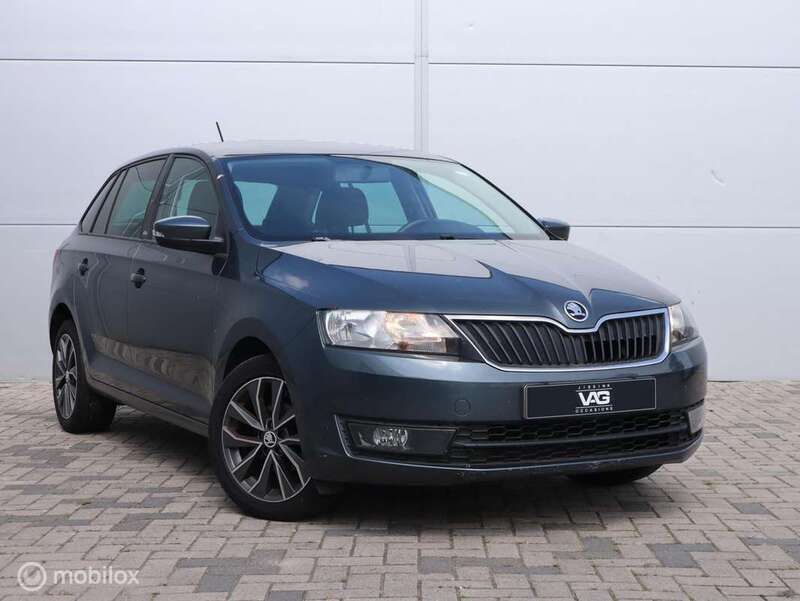 Grijs Gebruikt 2015 Skoda Rapid Hatchback | € 7.899 (Iets duurder) - Afbeelding 1/4
