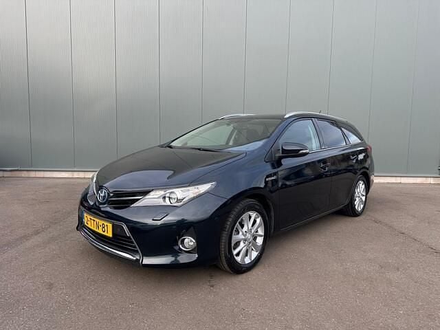 Grijs Occasion 2014 Toyota Auris Touring Sports Stationwagen | € 9.995 (Goede deal) - Afbeelding 1/4