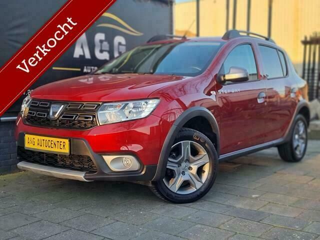 Rood Gebruikt 2019 Dacia Sandero Hatchback | € 11.888 (Eerlijke prijs) - Afbeelding 1/4