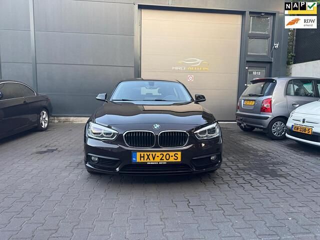 Zwart Gebruikt 2016 BMW 118 Executive Hatchback | € 15.499 (Duur) - Afbeelding 1/4