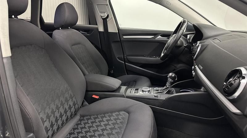 Occasion Audi A3 Sportback e-tron Attraction 150 PK (110 kW) 2015 Grijs Hatchback