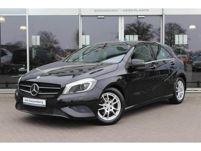 Zwart, metallic lak Gebruikt 2014 Mercedes A180 Edition Hatchback | € 9.950 (Eerlijke prijs) - Afbeelding 1/4