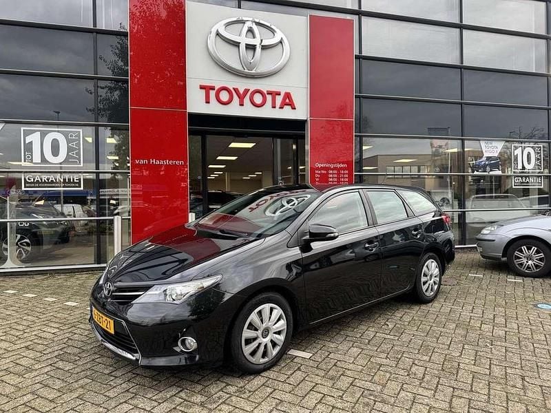 Zwart Gebruikt 2014 Toyota Auris Stationwagen | € 9.351 (Eerlijke prijs) - Afbeelding 1/4