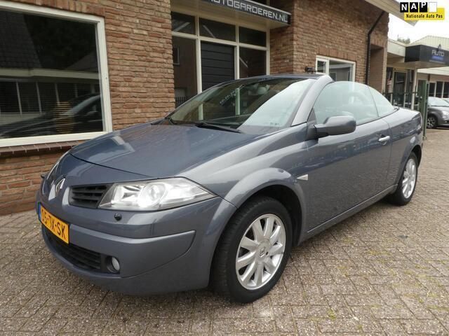Grijs, metallic lak Gebruikt 2007 Renault Mégane Cabriolet Cabriolet | € 2.950 (Eerlijke prijs) - Afbeelding 1/4
