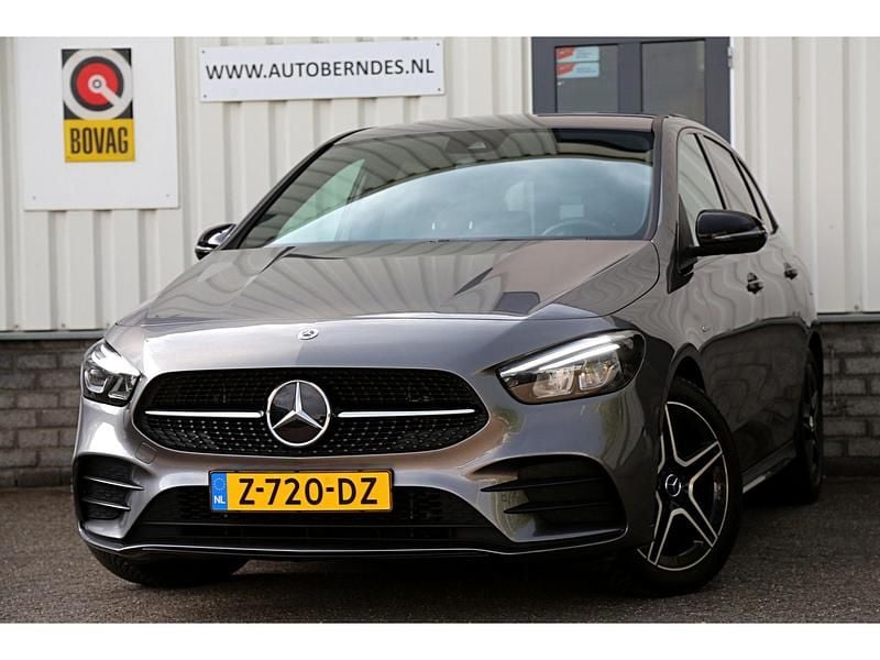 Grijs Gebruikt 2020 Mercedes B250 Business MPV | € 27.900 - Afbeelding 1/4