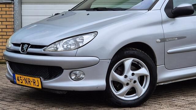 Occasion Peugeot 206 Quiksilver 89 PK (65 kW) 2004 Grijs Hatchback