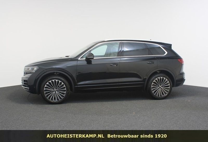 Zwart Gebruikt 2024 VW Touareg Elegance SUV | € 92.950 - Afbeelding 1/4