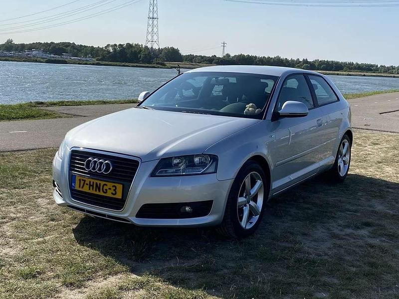 Grijs Gebruikt 2009 Audi A3 Stationwagen | € 3.000 (Super prijs) - Afbeelding 1/4