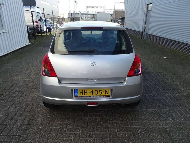 Occasion Suzuki Swift 93 PK (68 kW) 2010 Grijs Hatchback