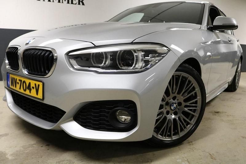 Occasion BMW 118 Executive 136 PK (100 kW) 2017 Grijs (metallic) Hatchback