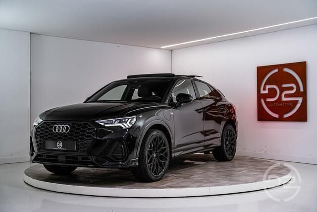 Zwart Gebruikt 2021 Audi Q3 Sportback Comfort SUV | € 36.980 - Afbeelding 1/4