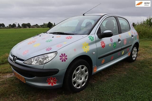 Grijs Gebruikt 2004 Peugeot 206 Hatchback | € 675 (Goede deal) - Afbeelding 1/4