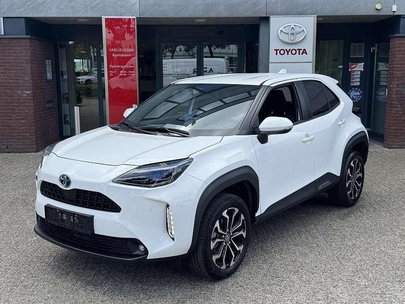 Wit Gebruikt 2024 Toyota Yaris Cross Style SUV | € 29.900 (Eerlijke prijs) - Afbeelding 1/4