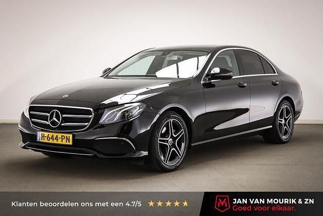 Zwart Gebruikt 2020 Mercedes E200 Business Sedan | € 34.400 (Goede deal) - Afbeelding 1/4