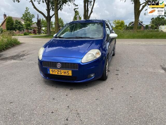 Blauw Gebruikt 2008 Fiat Grande Punto Hatchback | € 2.250 (Eerlijke prijs) - Afbeelding 1/4