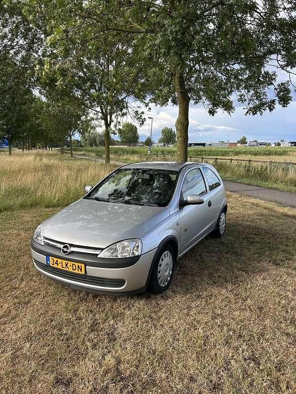 Grijs Gebruikt 2003 Opel Corsa Njoy Hatchback | € 2.050 (Iets duurder) - Afbeelding 1/4