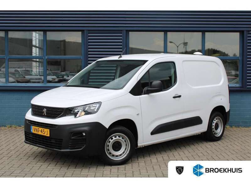 Wit Gebruikt 2021 Peugeot Partner Premium MPV | € 11.400 (Eerlijke prijs) - Afbeelding 1/4