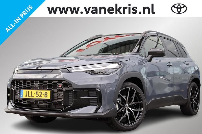 Grijs Nieuw 2025 Toyota Corolla Cross Sport SUV | € 49.245 - Afbeelding 1/4