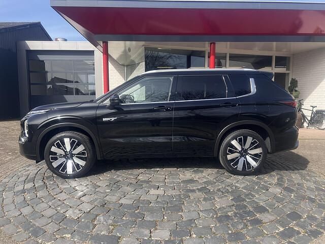 Occasion Mitsubishi Outlander Instyle 306 PK (225 kW) 2025 Zwart SUV