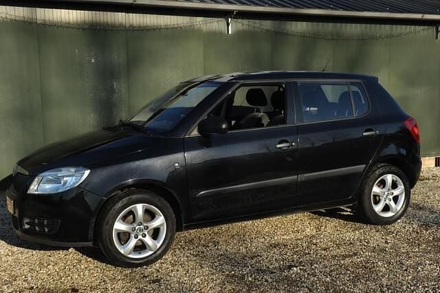 Occasion Skoda Fabia Drive 60 PK (44 kW) 2010 Zwart (metallic) Hatchback