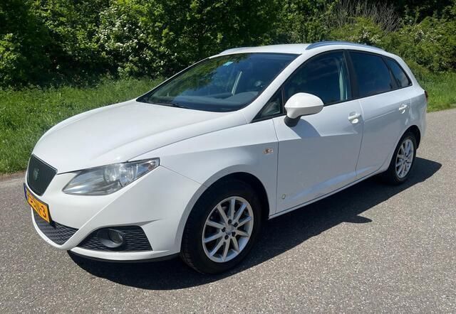 Wit Gebruikt 2012 Seat Ibiza ST Copa Stationwagen | € 2.250 (Eerlijke prijs) - Afbeelding 1/4