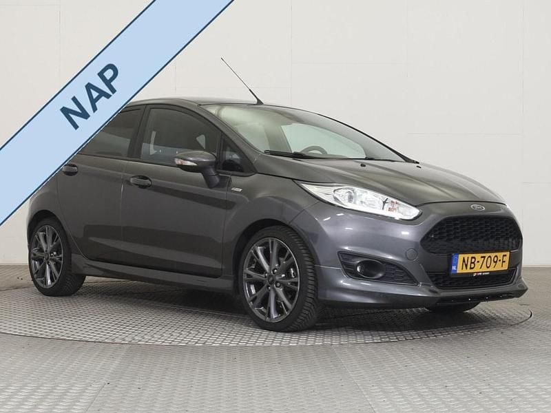 Grijs Gebruikt 2016 Ford Fiesta Hatchback | € 10.500 (Duur) - Afbeelding 1/4