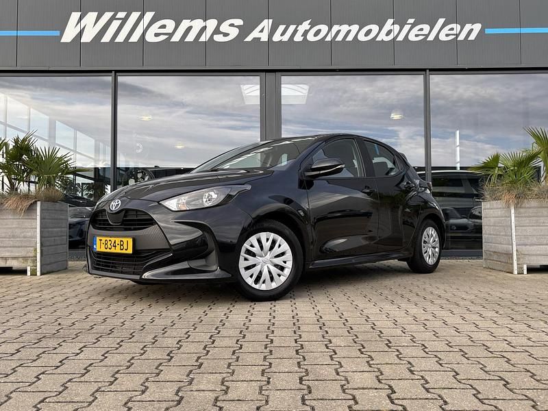 Occasion Toyota Yaris Hybrid Active 2023 Zwart Hatchback