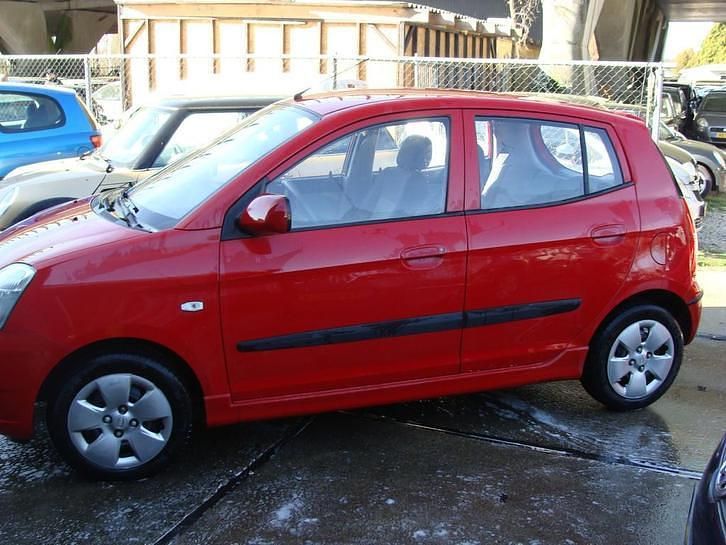 Occasion Kia Picanto Light 61 PK (44 kW) 2007 Rood Hatchback