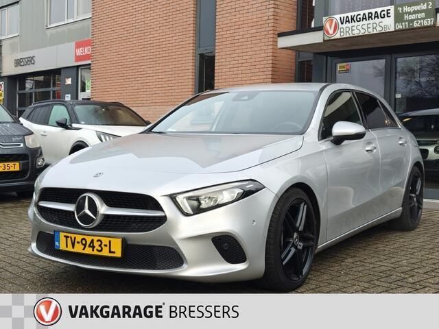 Grijs Gebruikt 2018 Mercedes A200 Hatchback | € 19.995 (Eerlijke prijs) - Afbeelding 1/4