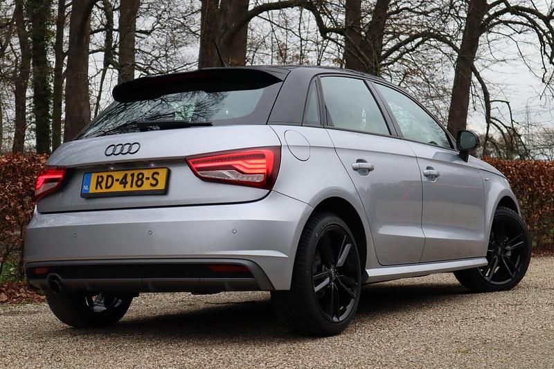 Occasion Audi A1 Sportback S-Line 97 PK (71 kW) 2018 Grijs (metallic) Hatchback