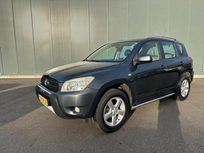 Grijs Gebruikt 2007 Toyota RAV4 Executive SUV | € 5.749 (Eerlijke prijs) - Afbeelding 1/4