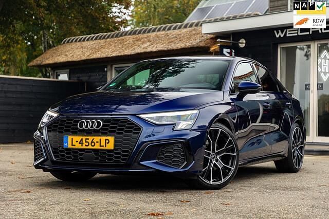 Blauw Gebruikt 2021 Audi A3 S-Line Sedan | € 22.950 (Eerlijke prijs) - Afbeelding 1/4