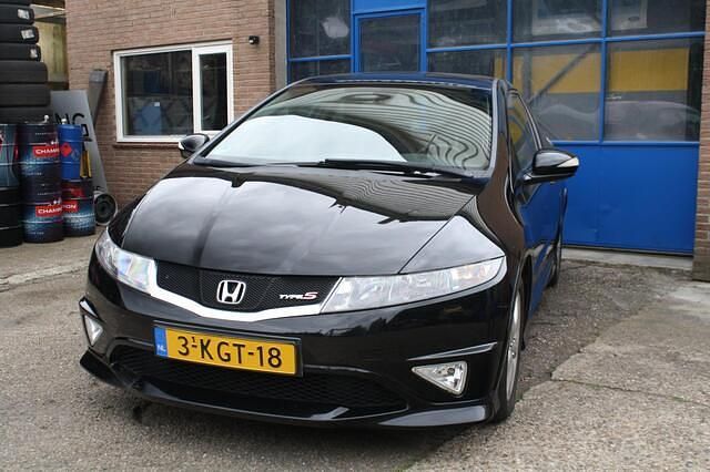 Zwart Occasion 2009 Honda Civic Type S Hatchback | € 3.950 (Eerlijke prijs) - Afbeelding 1/4