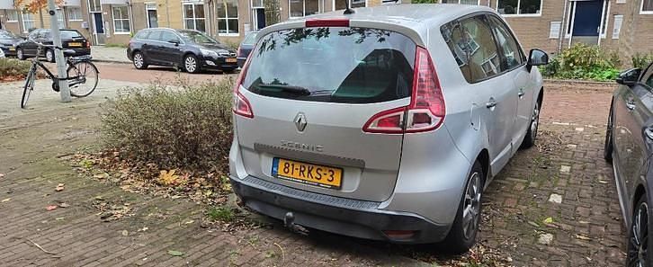 Gebruikt 2011 Renault Scénic III MPV | € 5.250 - Afbeelding 1/4